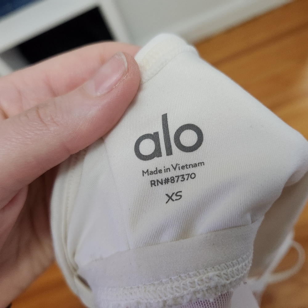 Alo Lavish Sports Bra size xs - Picture 5 of 6